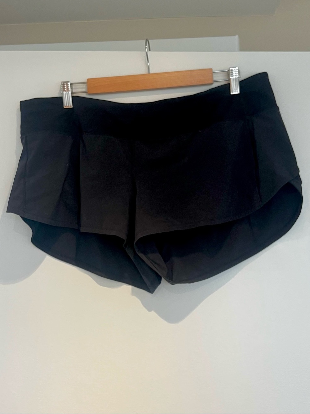 lululemon athletica Speed Up Short 2.5" - Black - 14 - Picture 2 of 3